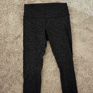Lululemon wunder under size 10